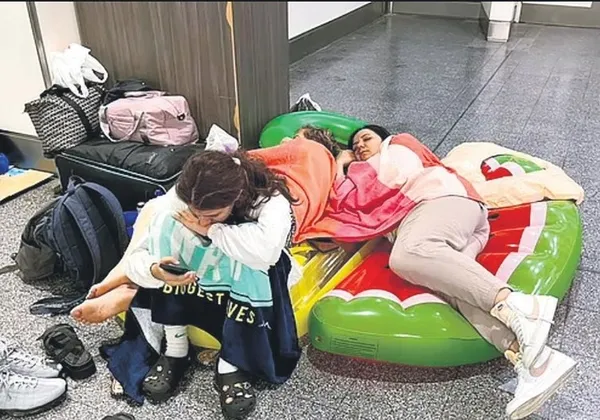 İngiltere'de havacılık krizi! 200 bin yolcu havalimanlarında bekliyor - 4
