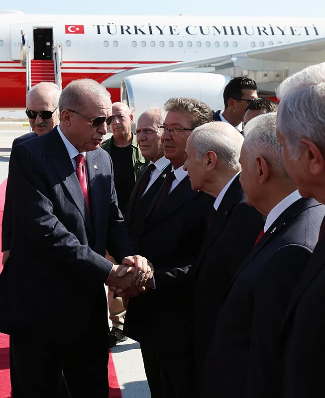 devletin-zirvesinden-kktcye-50-yil-cikarmasi-baskan-erdogan-kibrista-1721460576882.jpg Devletin zirvesinden KKTC'ye 50. yıl çıkarması! Başkan Erdoğan Kıbrıs'ta... - 2