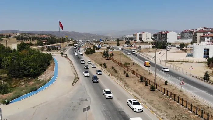 Son dakika: 43 ilin geçiş güzergâhında bayram trafiği! Günlük 100 binin üzerinde araç geçiyor - 4