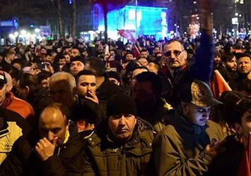 Hollanda'nın Ankara Büyükelçiliği'nde protesto
