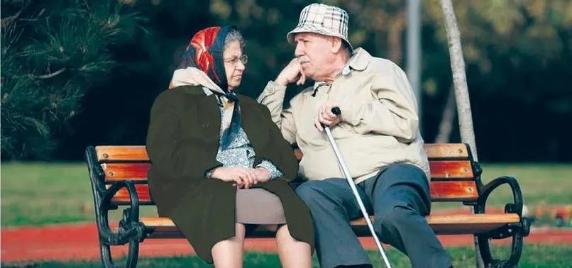EMEKLİLERE BAYRAM MÜJDESİ