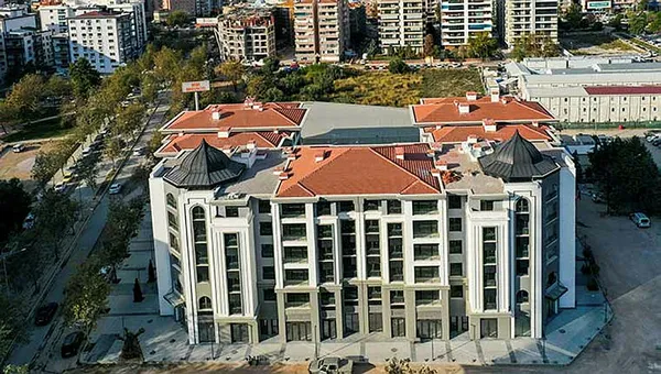 Tunç Soyer depremzedeleri can evinden vurdu! Tepkiler çığ gibi: 20 aydır tek yaptığı deprem anıtı