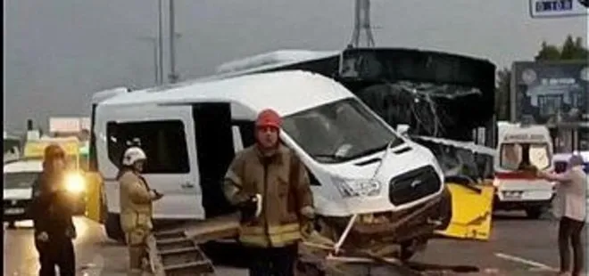 İstanbul Pendik’te feci kaza! Servis minibüsü ile İETT birbirine girdi: 6 yaralı