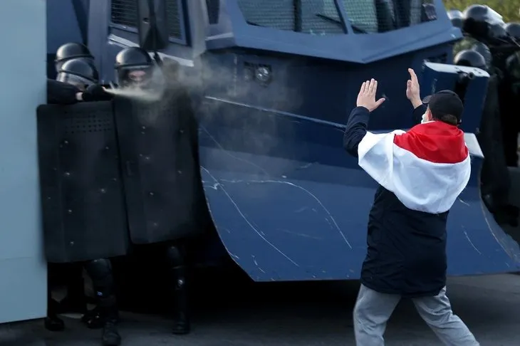 Lukaşenko’ya verilen istifa süresi doldu! Belarus sokakları yeniden karıştı