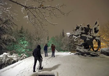 Ankara'da kar yağışı etkili oldu