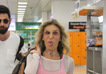 İrem Derici objektiflere böyle şımardı