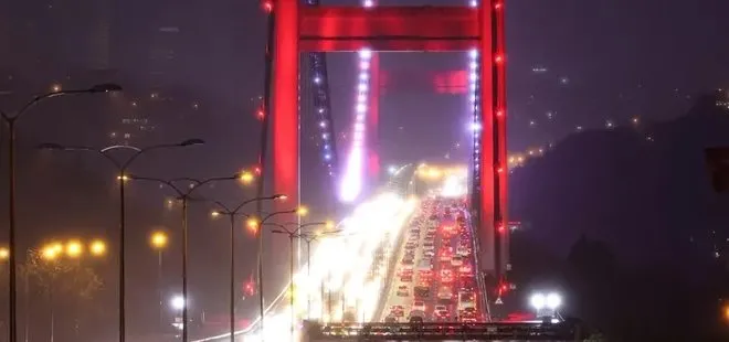 İstanbul trafiğe teslim oldu: 15 Temmuz Şehitler Köprüsü kitlendi! Trafik yoğunluğu yüzde 85’i buldu | A Haber sahadan aktardı