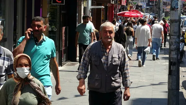 Koronavirüs Bilim Kurulu üyesi açıkladı: Virüs soğuk algınlığına döndü