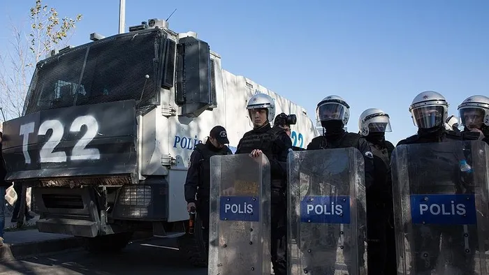 Son dakika: Hakkari Valiliği duyurdu! Gösteri ve yürüyüşlere geçici yasak geldi - 2