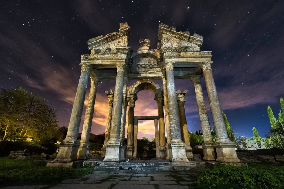 gece-muzeciligi-1-milyonu-asti-yeni-sezon-basladi-1780303161012.jpeg Gece Müzeciliği 1 milyonu aştı! Yeni sezon başladı - 3