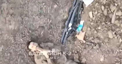 Ukrayna – Rusya savaşında ilginç görüntü! Düşmanına havadan bomba yerine su bıraktı