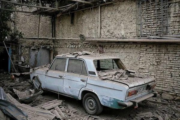 Ermenistan Azerbaycan’ın ikinci büyük şehri Gence’yi roketle vurdu! Çok sayıda sivil yaralı var