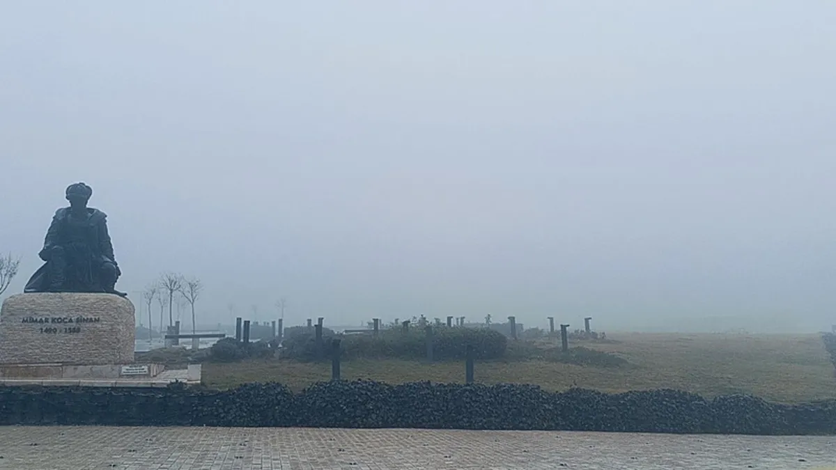 Edirne'de sis etkili oldu