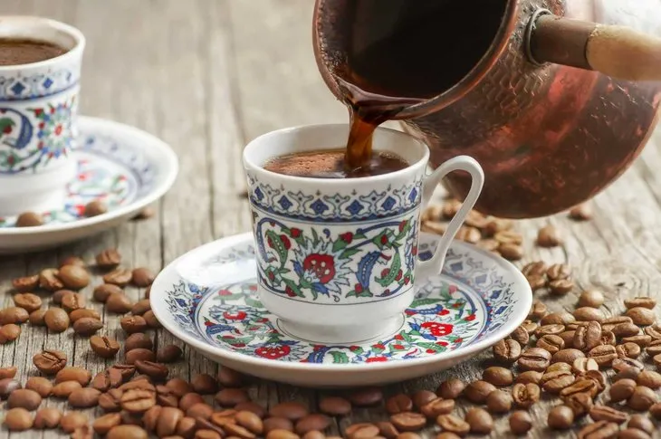 Kahveye defne yaprağı ekleyin! Bakın ne işe yarıyor...