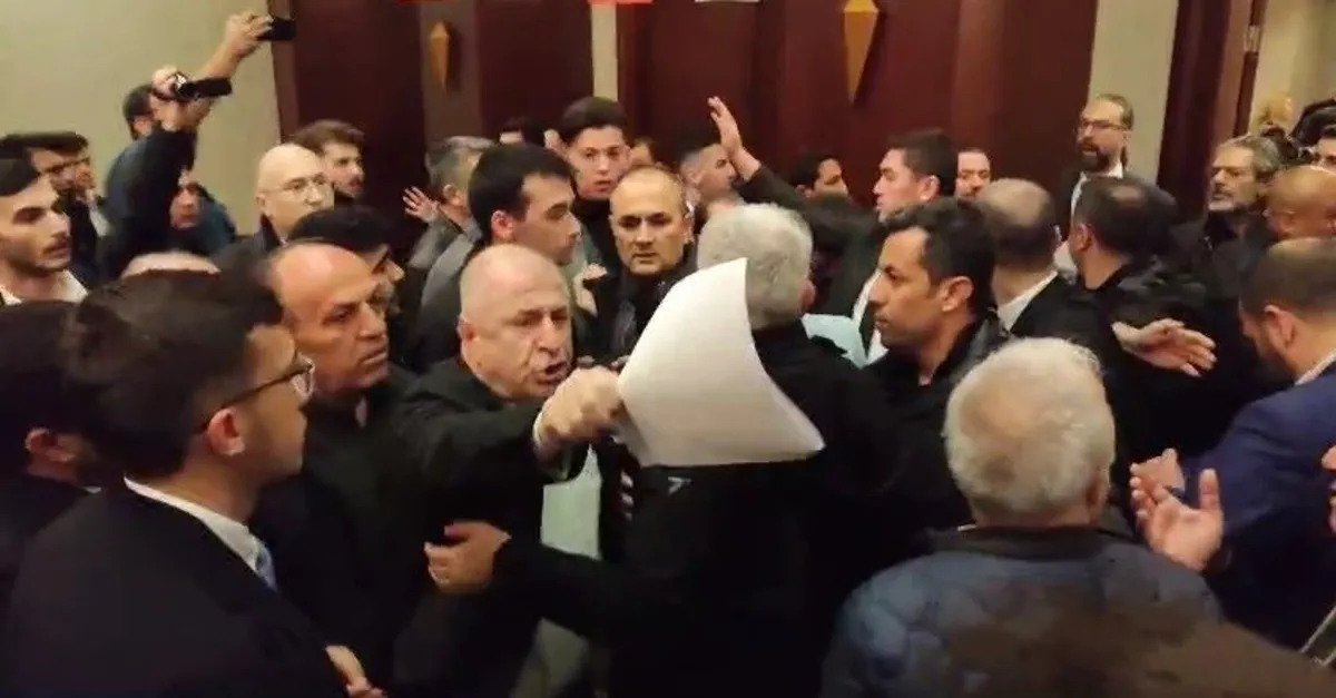 Zafer Partililer birbirine girdi! Tekme ve yumruklar havada uçuştu
