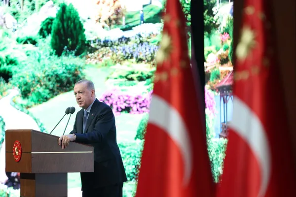 vatandasin-refahina-karsilar-kilicdaroglu-simdi-de-konut-projesinden-rahatsiz-olup-kin-kustu-1663255812291.jpg Vatandaşın refahına karşılar! Kılıçdaroğlu şimdi de konut projesinden rahatsız olup kin kustu - 1