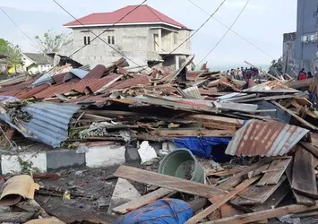 Son dakika | Endonezya'da 7,3 büyüklüğünde deprem! Tsunami uyarısı yapıldı