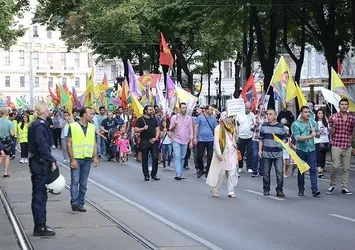 Avusturya'da PKK yandaşlarından eylem