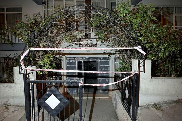 Son dakika: Ankara'da panik! Kolonu patlayan 24 daireli bina boşaltıldı - 5