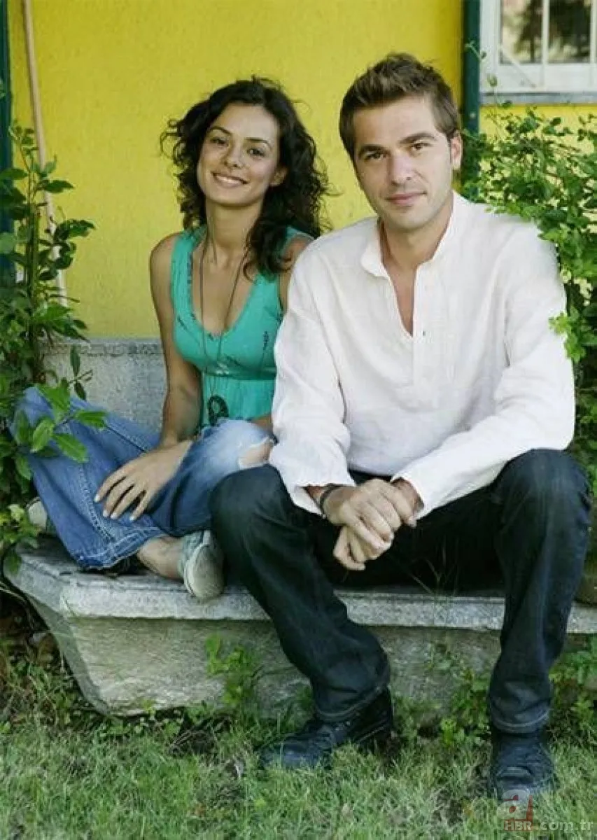 4 yıllık aşk küllerinden mi doğuyor? Serenay Sarıkaya Kerem Bürsin’in peşinden mi gitti? İlk açıklama geldi! 21