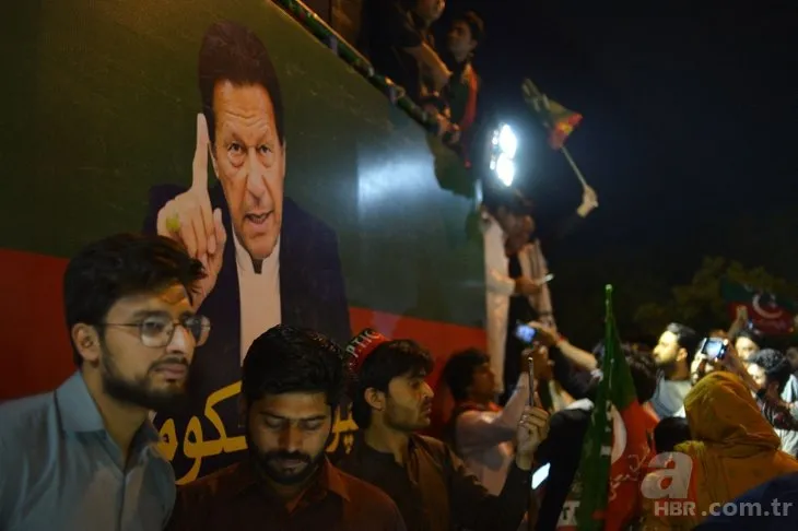 Imran Khan’ın destekçileri Pakistan’da sokağa döküldü! Muhalefete ABD’nin hainleri tepkisi