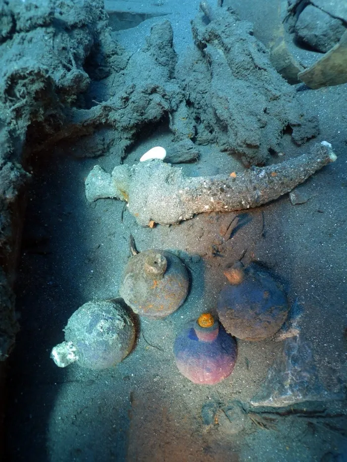 osmanlinin-kayip-gemisi-akdenizde-bulundu-bakin-icinden-neler-cikti-1756024535688.jpeg Çatışmada vurulup kıyıya sürüklenen gemi, yanarak sulara gömüldüğü tespit edildi (ahaber.com.tr)