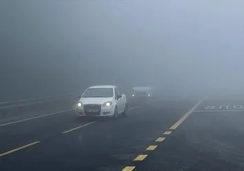 Bolu Dağı'nda etkili olan sis görüş mesafesini düşürdü