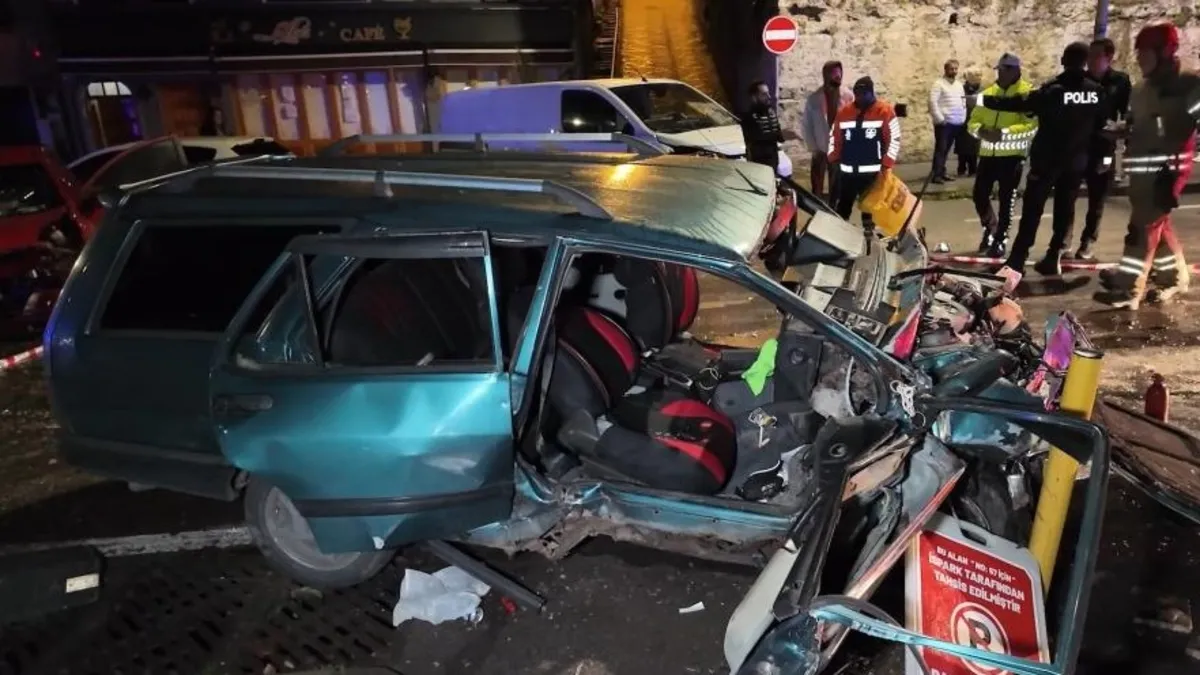 Üsküdar'da zincirleme kaza! 3 yaralı