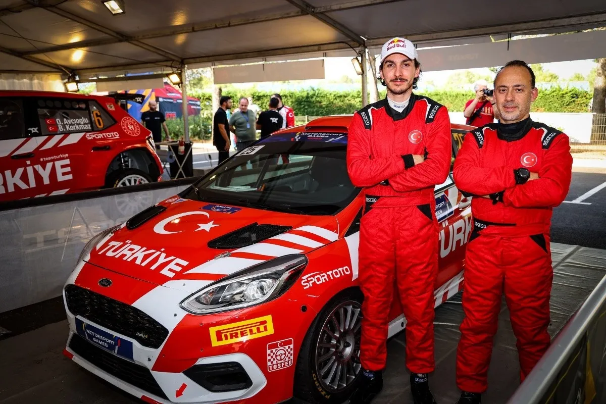 Milli rallici Ali Türkkan Acropolis Rallisi'nde kaza yaptı! Co-pilotu Oytun Albayrak hastaneye kaldırıldı - 2