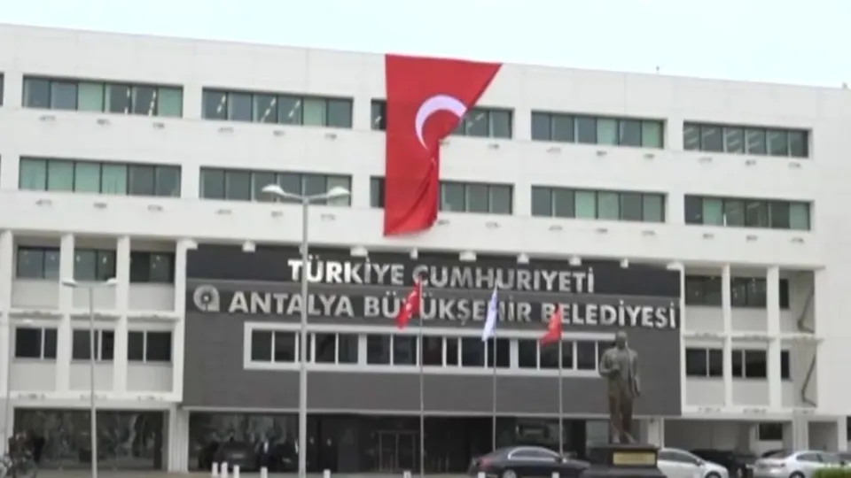 Antalya Büyükşehir Belediyesi’ne operasyon