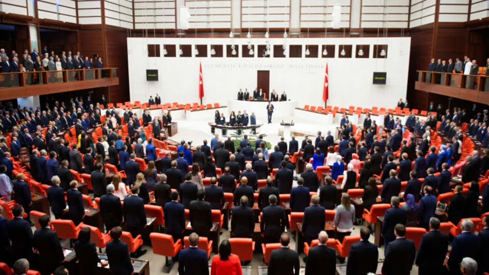 Mecliste yemin günü! Yeni dönemin ilk milletvekilleri yemin ediyor