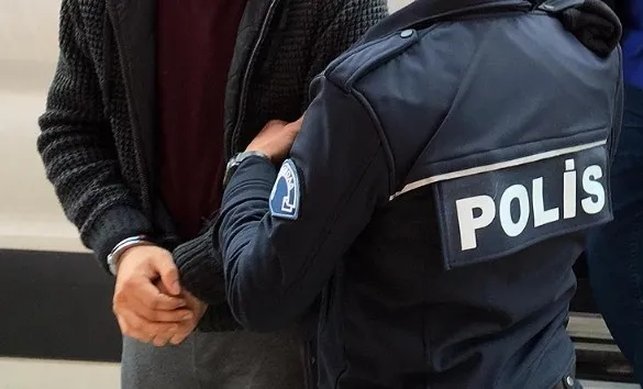 chpli-mugla-buyuksehir-belediyesinde-taciz-skandali-belediye-baskani-danismani-gozaltinda-1775504555460.jpg CHP'li Muğla Büyükşehir Belediyesi'nde taciz skandalı: Belediye Başkanı'nın danışmanı gözaltında - 3