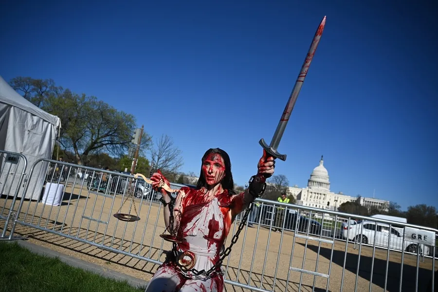 abdde-milyonlar-trumpa-karsi-sokakta-krallara-hayir-1774742295287.jpg FOTOĞRAF: AA