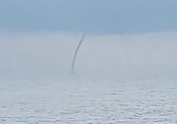 Karadeniz'de dev hortum paniği!