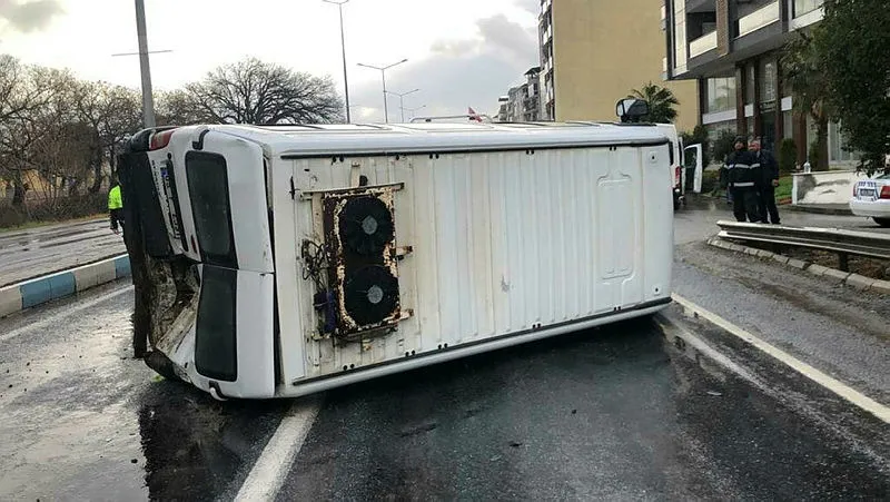 Aydın'da servis minibüsleri çarpıştı: 11 yaralı - 3
