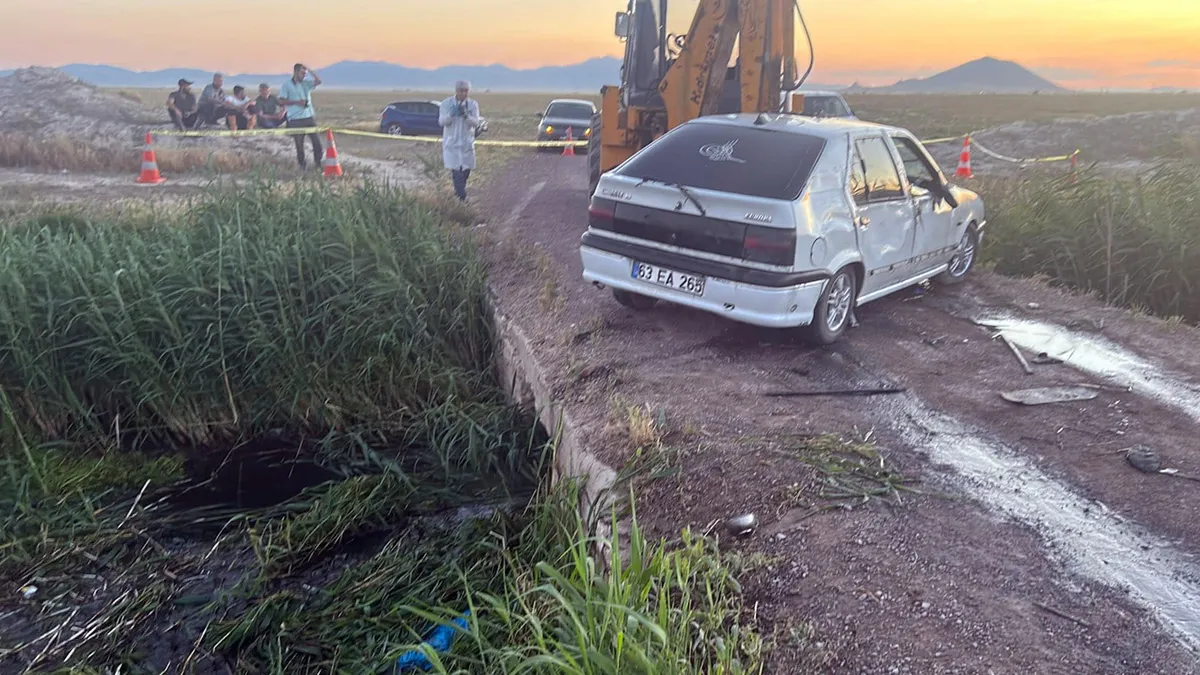 Sulama kanalında can pazarı! Tarım işçisi ailenin otomobili kanala uçtu: Minik kardeşlerden kahreden haber