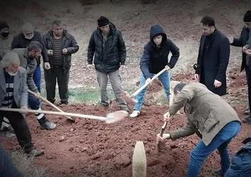 Gömüldükten 12 gün sonra mezarı açıldı! Şoke eden gerçek ortaya çıktı