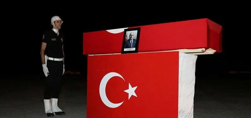 Prof. Dr. Ahmet Haluk Dursun'un cenazesi İstanbul'a getirildi