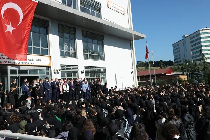 Son dakika: Başkan Erdoğan Ümraniye Millet Bahçesi’nde gençlerle basketbol oynadı