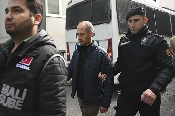 ibbye-yonelik-yolsuzluk-sorusturmasinda-flas-gelisme-30-kisiye-tutuklama-talebi-1745950625758.jpeg (Fotoğraf: AA)