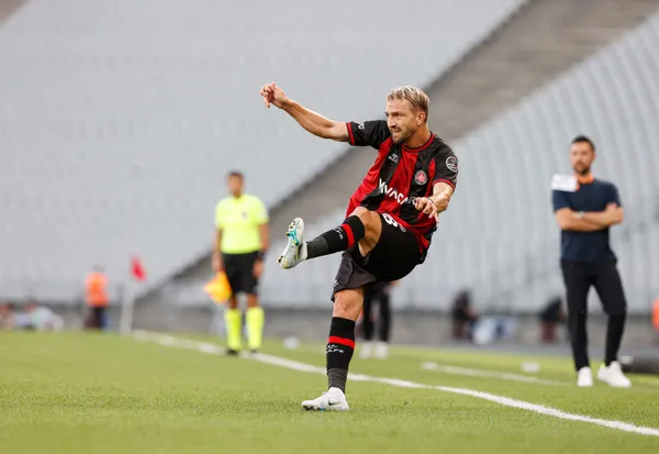 Caner Erkin Beşiktaş'a haber yolladı: Boş sözleşmeye imza atarım - 1