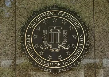 FBI gazetecileri izinsiz dinledi