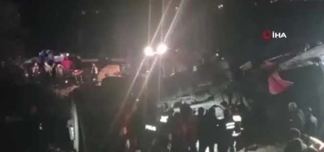 Malatya’da devrilen tırın altında kalan 2 polisten biri şehit oldu