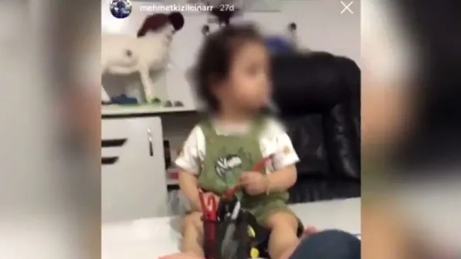 Bir skandal görüntü daha! Bu kez küçük çocuğa ‘babası’ sigara içirdi - 3