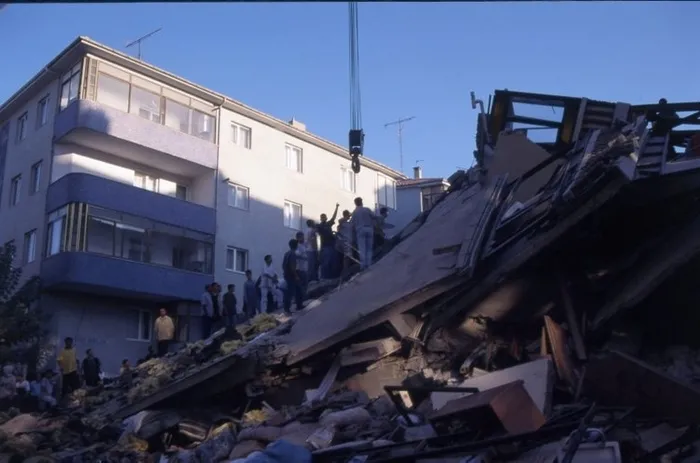 17 Ağustos'un 22. yılında dehşete düşüren deprem anketi! - 3