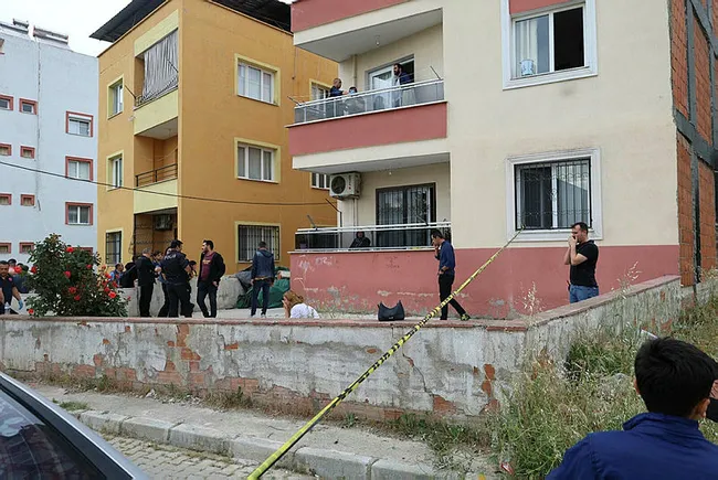 manisada-3-cocuk-annesi-esi-tarafindan-bicaklanarak-olduruldu-1715279956412.jpg