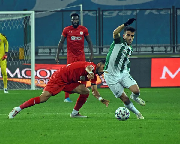 Konyaspor evinde Sivasspor’a mağlup oldu