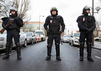 Fransa'da 7 PKK'lı terörist tutuklandı