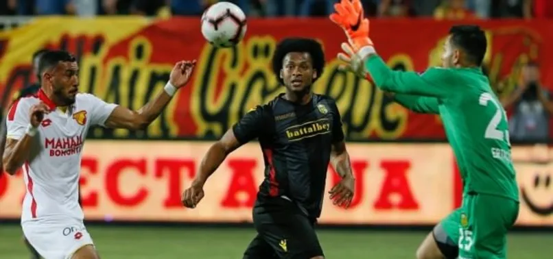 İzmir'de çılgın gece! 4 gol, 3 kırmızı