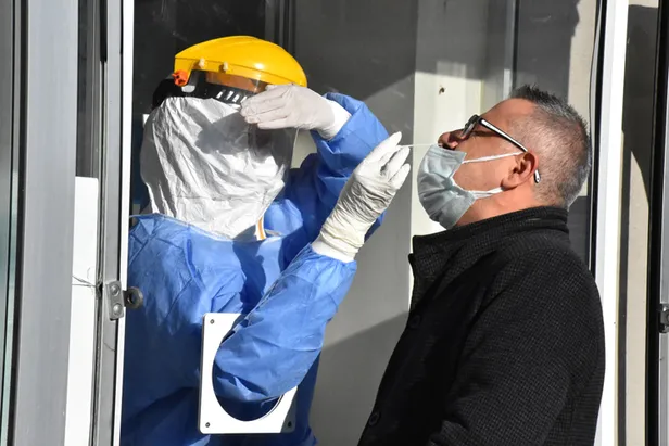 Bilim Kurulu son dakika: Yasaklar geri gelecek mi? 2022’de kısıtlama olacak mı? 60 yaş üstü, 18 yaş altı...